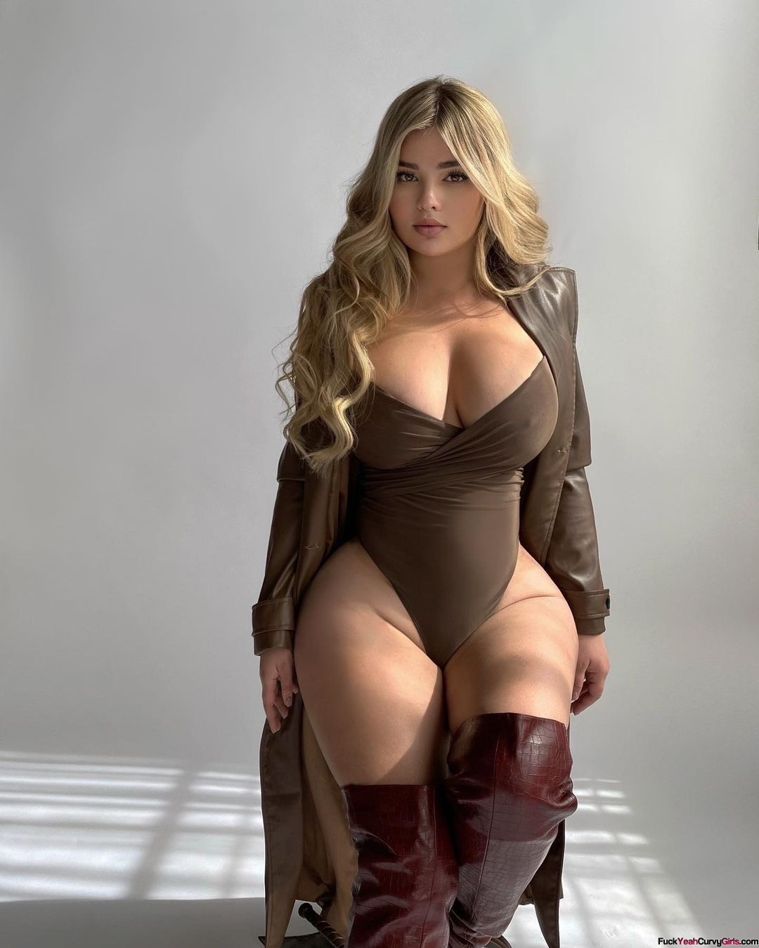 Big tits and thick thighs